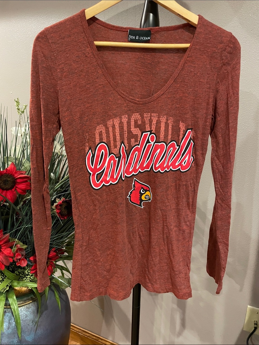 5th & Ocean Louisville Cardinals Long Sleeve Scoop Neck Tee - Cardinal Red